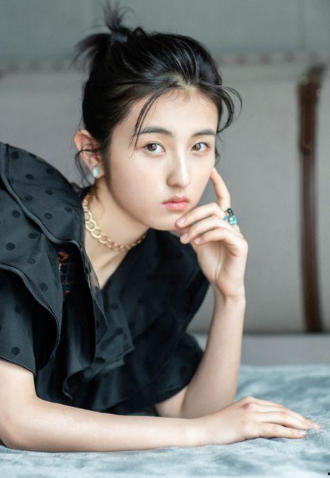 吃瓜娱乐张子枫完整版,揭秘青春偶像的成长轨迹  第1张